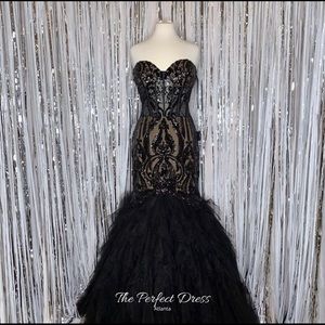 Bridal/Upscale Dress- Black/Size 10